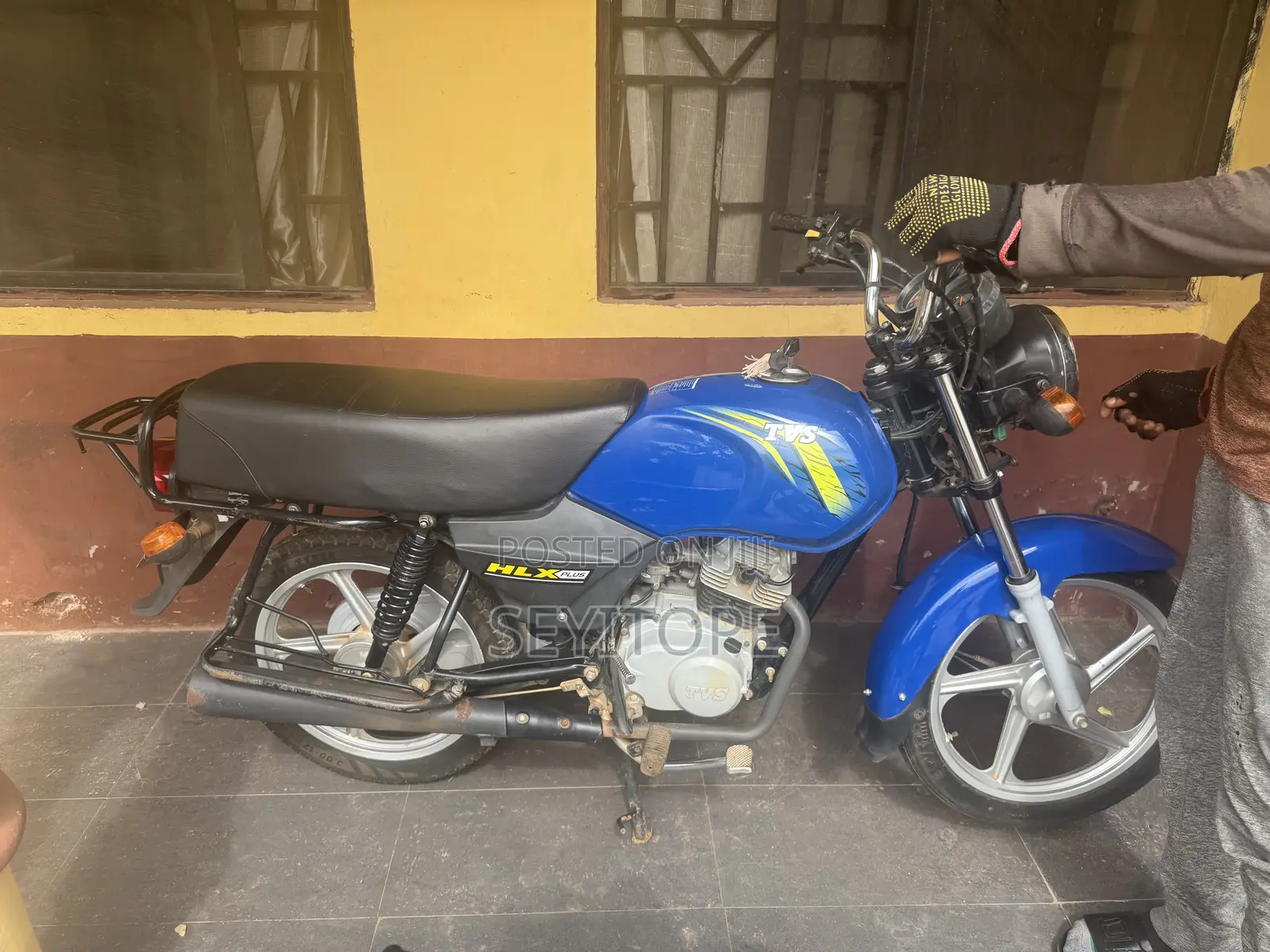 TVS HLX 125 2024 Blue
