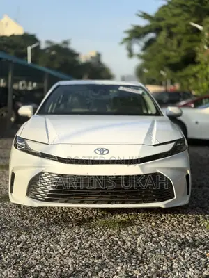 New Toyota Camry XLE 2025 White