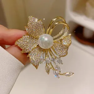 Brooches Unisex