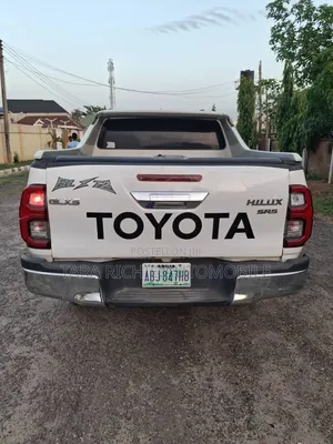 Toyota Hilux 2015 White