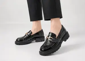 Ladies Shoe