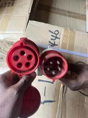 32amps 5 Pin 3 Phase Industrial Socket and Plug