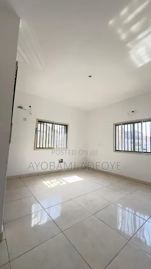 Mini Flat in Osapa London for rent