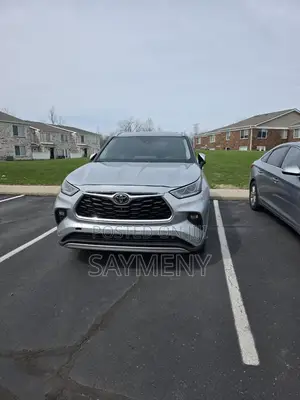 Toyota Highlander Platinum AWD 2024 Silver