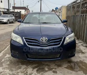 Toyota Camry LE 4dr Sedan (2.5L 4cyl 6AM) 2010 Blue