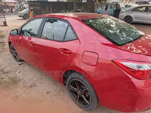 Toyota Corolla LE 4dr Sedan (1.8L 4cyl CVT) 2014 Red