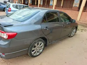 Toyota Corolla S 5-Speed 2013 Gray
