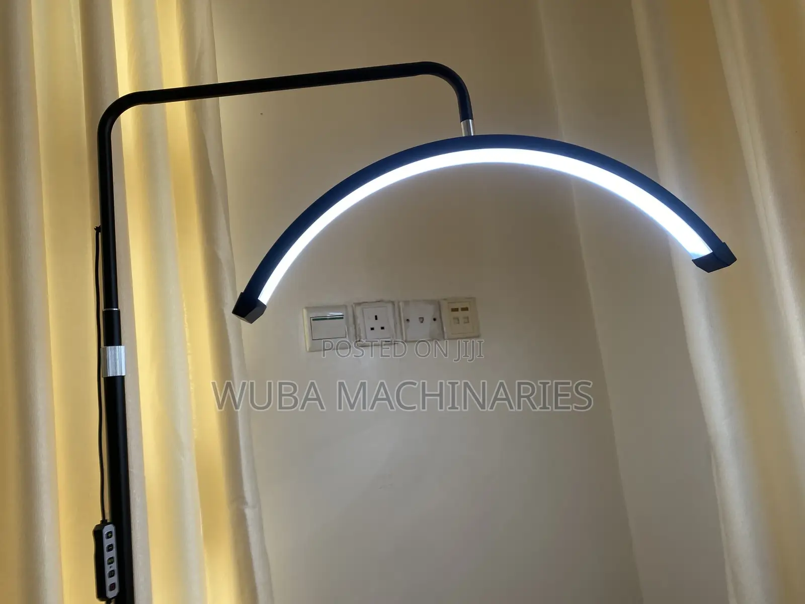 Half Moon Ring Light