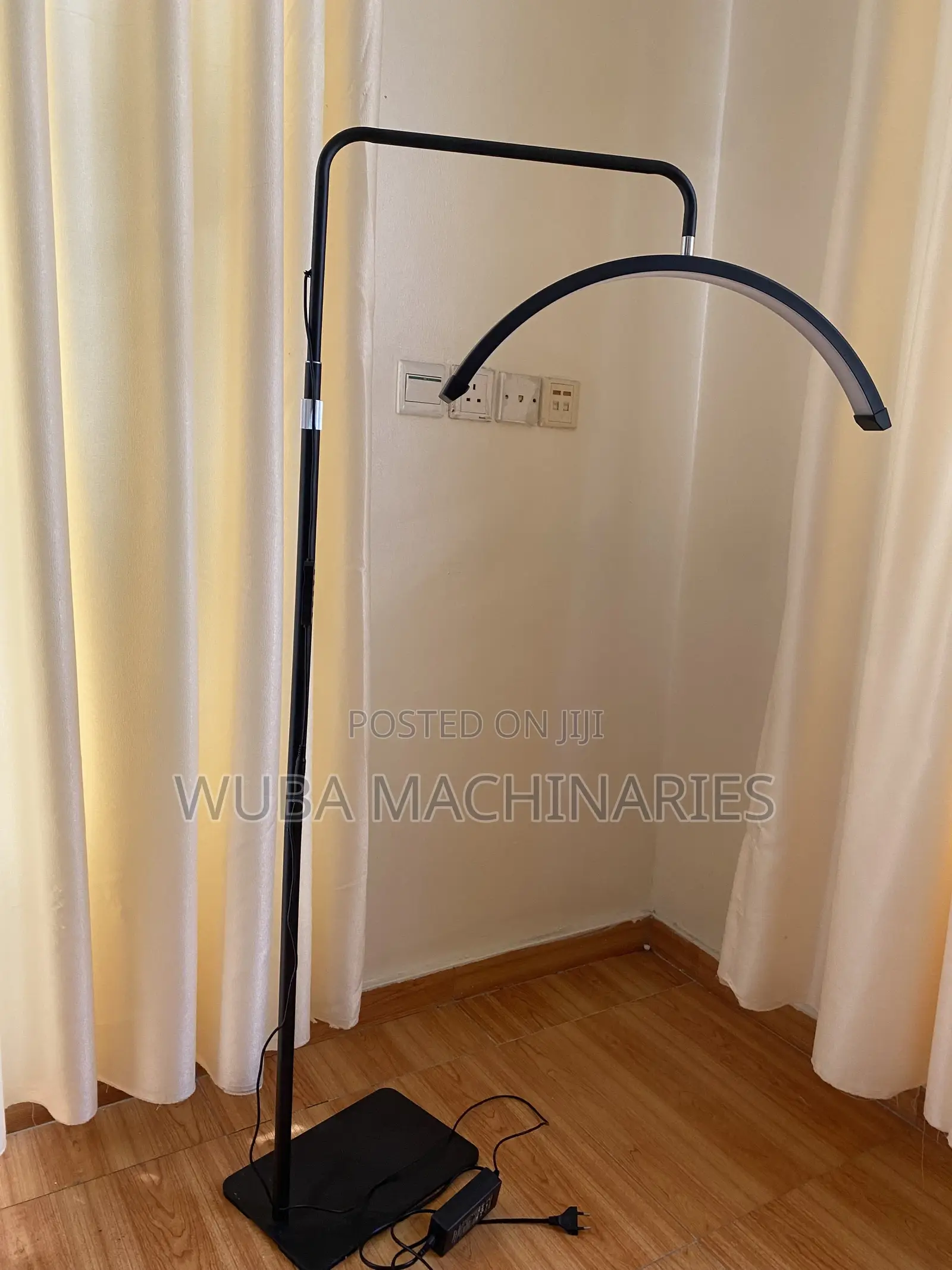 Half Moon Ring Light