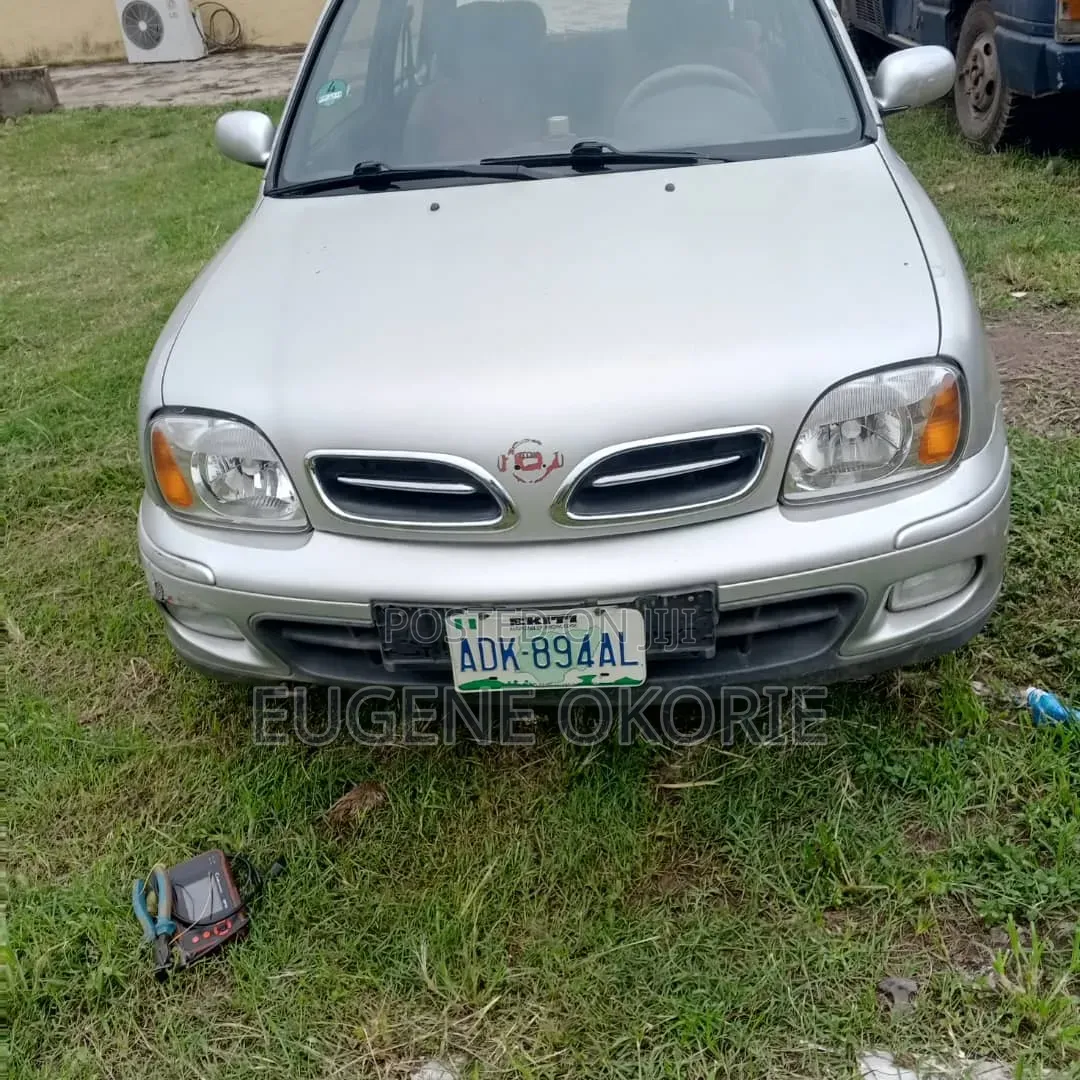 Nissan Micra 2002 Silver