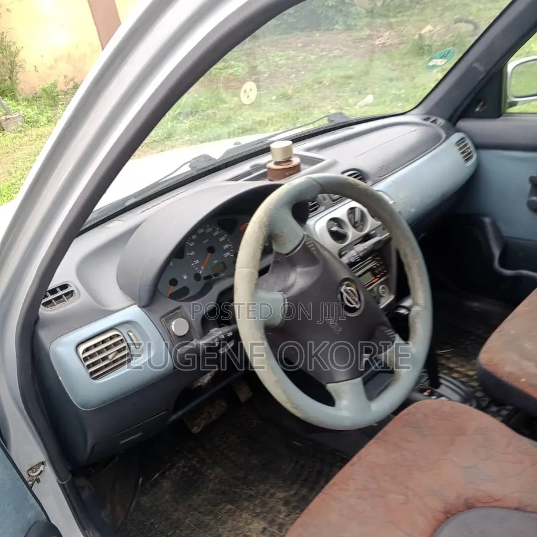 Nissan Micra 2002 Silver