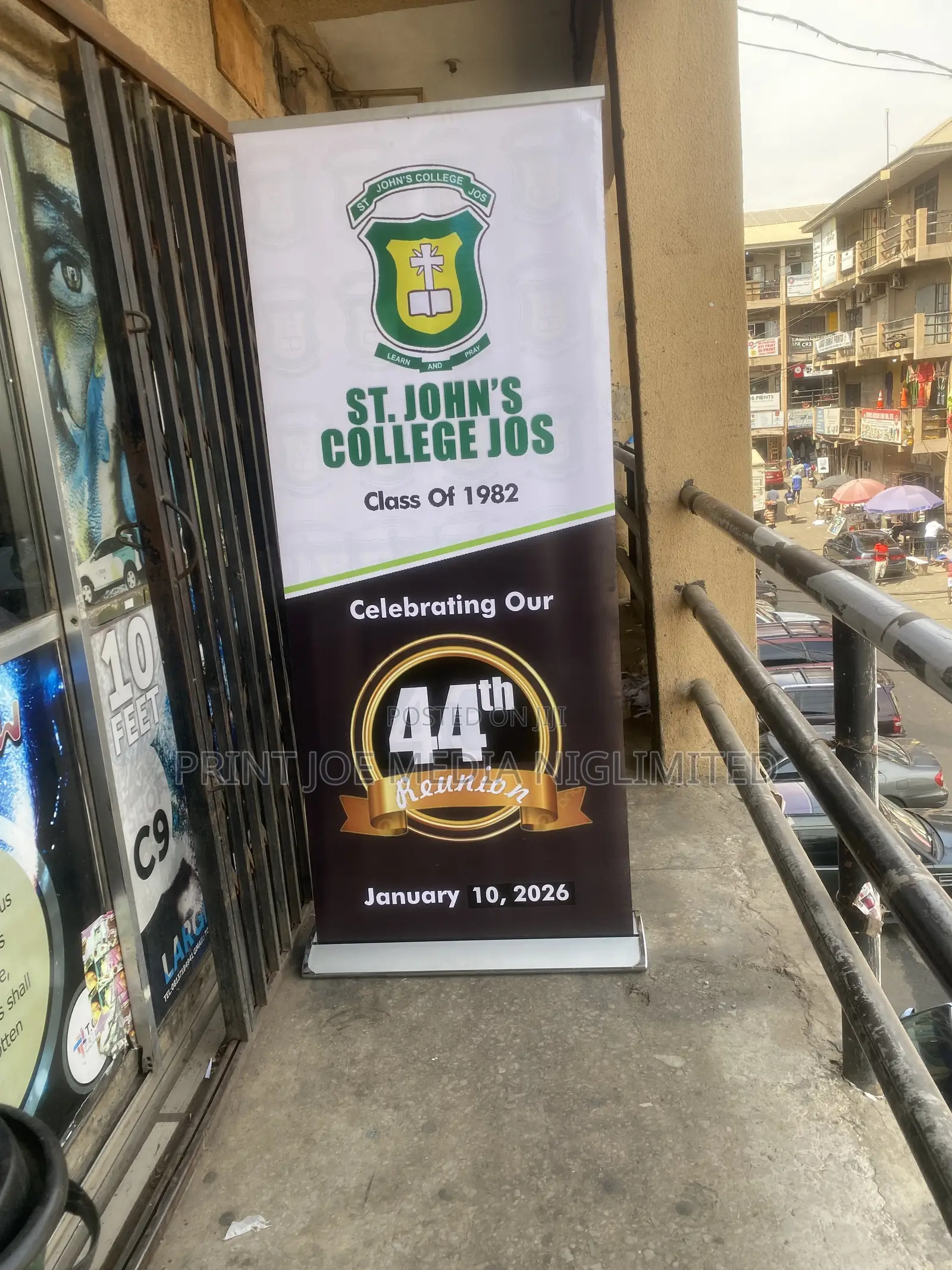 Roll Up Banner