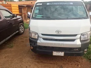Toyota HiAce 2008 White
