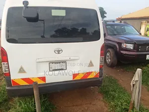 Toyota HiAce 2008 White