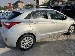Hyundai Elantra SE 4dr Sedan (1.8L 4cyl 6M) 2015 Silver