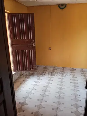 Mini Flat in Oboye Pipeline, Ejigbo / Ejigbo for rent