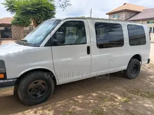 Chevrolet 3500 2008 White