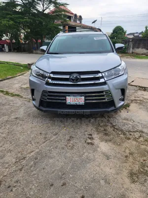 Toyota Highlander XLE 4x2 V6 (3.5L 6cyl 8A) 2018 Silver