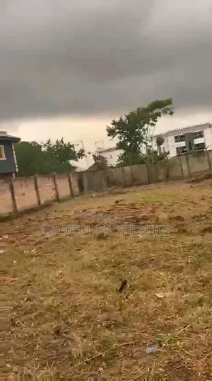 50ft/100ft at Ugbor Central, Gra, 100ft Off the Tarred Road for Sale