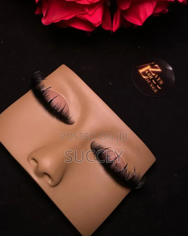 Strip Lash Extension
