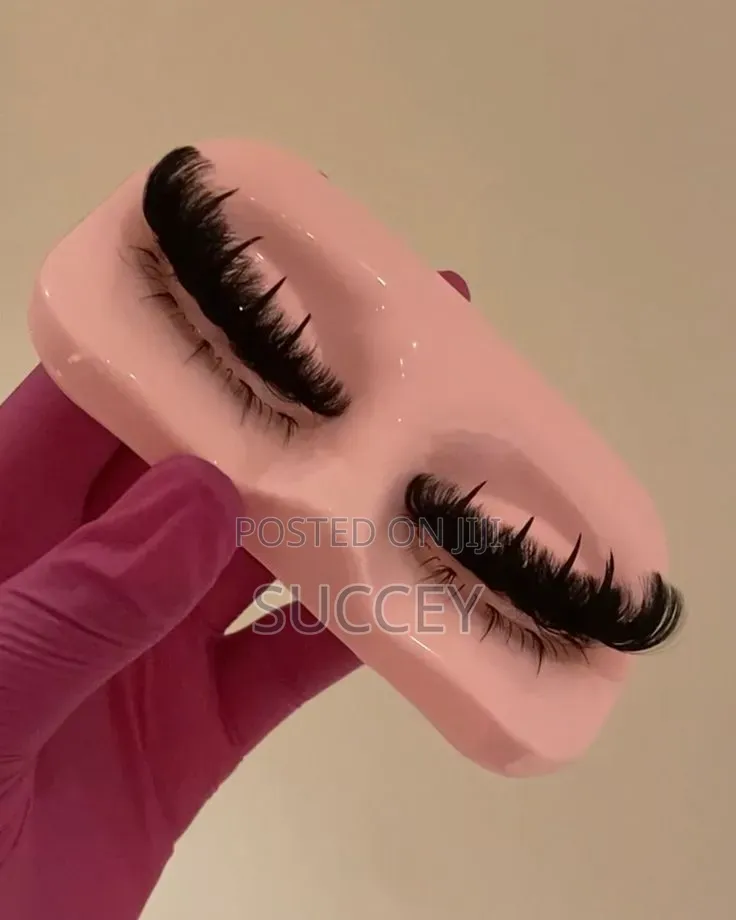 Strip Lash Extension