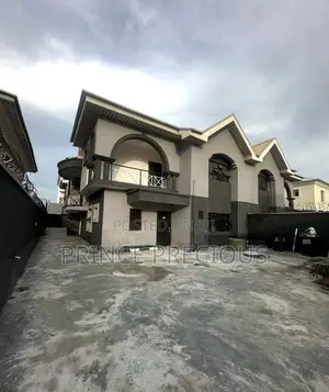 Mini Flat in Lekki Phase 1 for rent