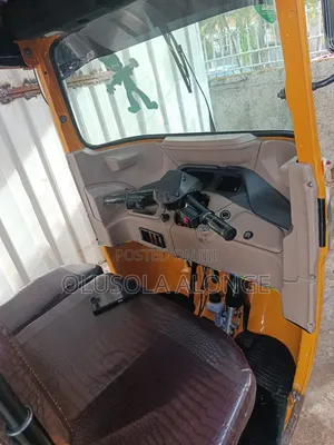 Bajaj RE 2025 Yellow