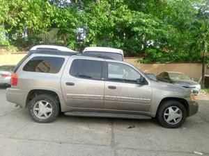 GMC Envoy SLE 4WD 2004 Gold