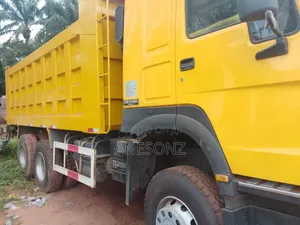 Direct Refurbished Howo 10 Tires Dump Truck