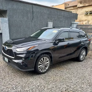 Toyota Highlander Platinum AWD 2024 Black
