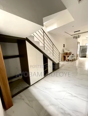2bdrm Duplex in Lekki Phase 1 for rent