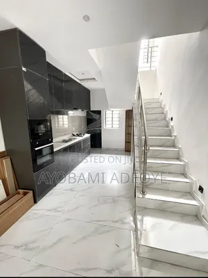 2bdrm Duplex in Lekki Phase 1 for rent