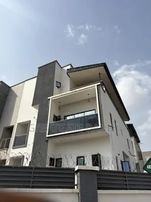 4bdrm Penthouse in Ochacho Real Home, Mbora for sale