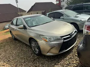 Toyota Camry 2016 Gold