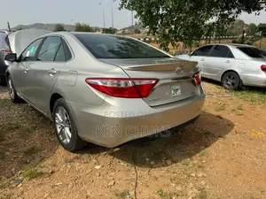 Toyota Camry 2016 Gold