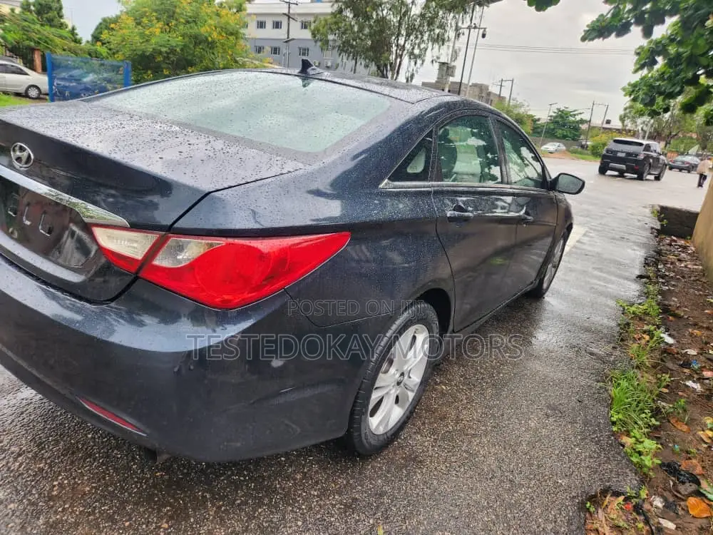 Hyundai Sonata 2011