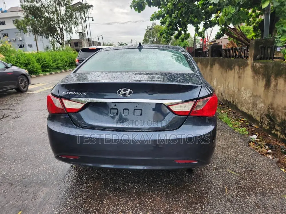 Hyundai Sonata 2011
