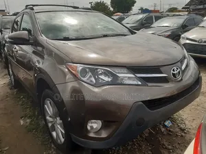 Toyota RAV4 XLE 4dr SUV AWD (2.5L 4cyl 6A) 2015 Gray
