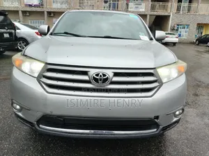 Toyota Highlander SE 2012 Silver