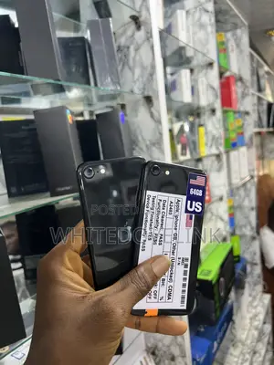 Apple iPhone SE 64 GB Black