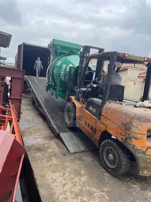 Self Loader Concrete Mixer (720l)