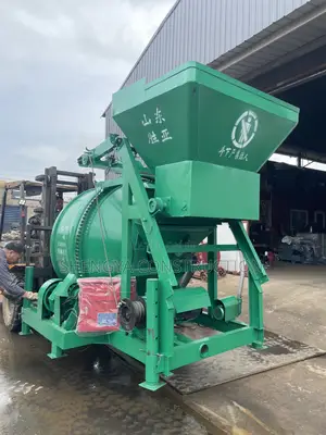 Self Loader Concrete Mixer (720l)