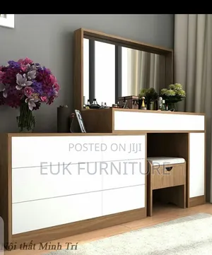 CVV Dresser Set With Stool