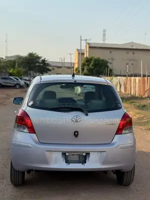Toyota Yaris Base Hatchback 3dr 2010 Silver