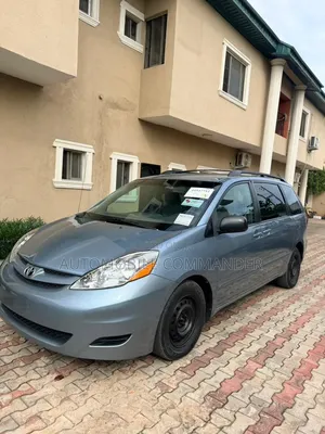 Toyota Sienna LE 2008 Gray