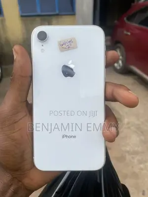Apple iPhone XR 64 GB White