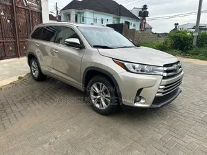 Toyota Highlander 2015 Gold