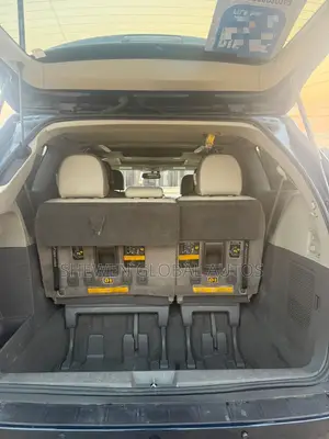 Toyota Sienna Limited 7 Passenger 2012 Blue