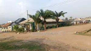 3bdrm Bungalow in Fha Estate Lugbe for sale