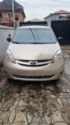 Toyota Sienna 2006 Gold